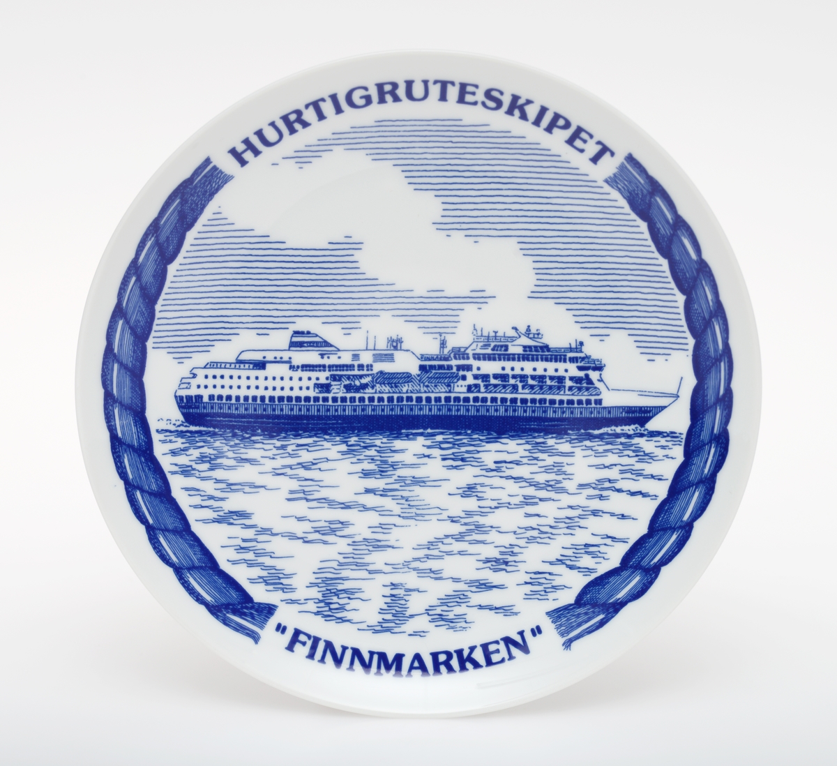 Motiv av Hurtigruten M/S Finnmarken.