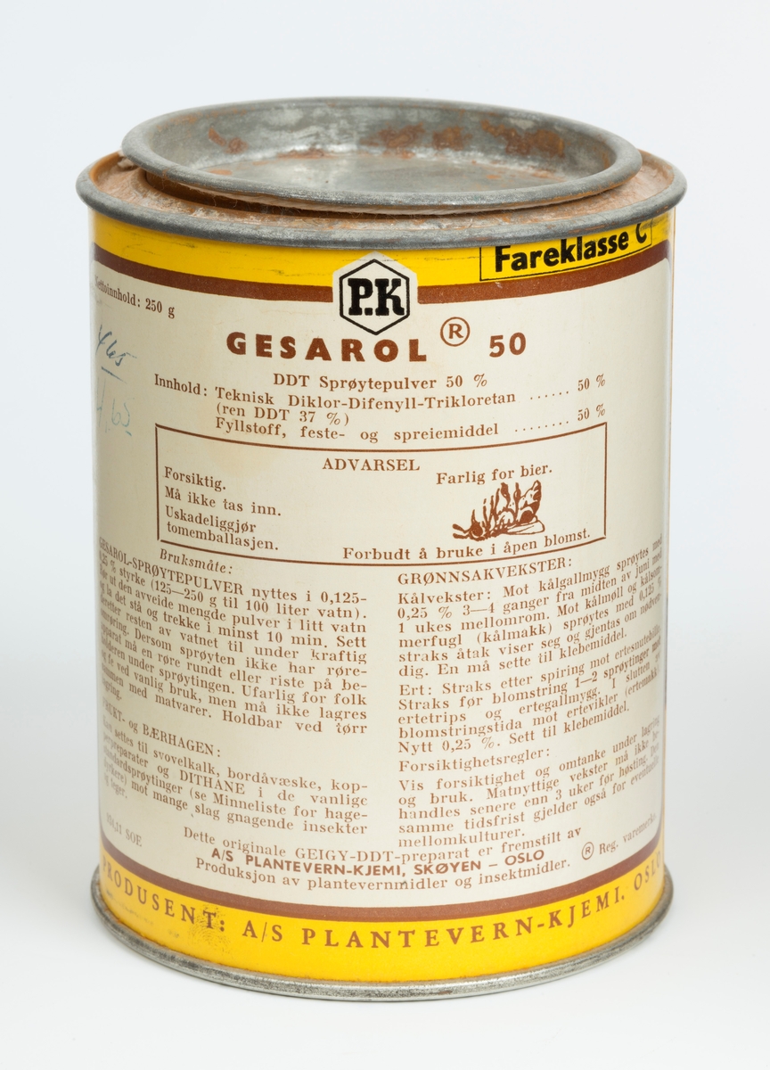 Form: Sylinder. 
Geigy-DDT-preparatet Gesarol 50 ble brukt mot skadeinsekter i frukt-/bærhage og på grønnsaker. Fareklasse C. Det er skrevet 4, 65 på bruksanvisningen (trolig prisen). 