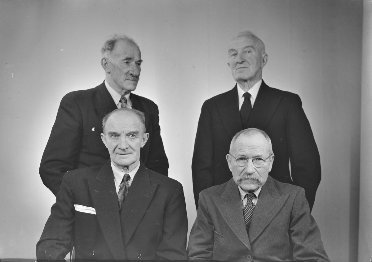 Styremedlemmer fra stiftelsen av Løkken Skytterlag i 1905.