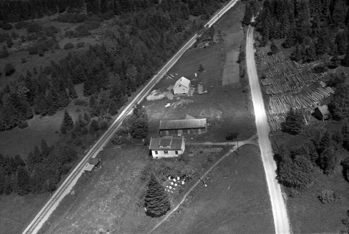 Flyfotoarkiv fra Fjellanger Widerøe AS, fra Porsgrunn Kommune.  Bjørkedalen, Eidanger . Fotografert av Vilhelm Skappel, 14.06.1953.