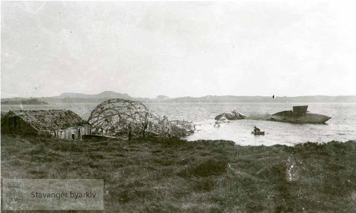 Zeppeliner styrtet i Gandsfjorden