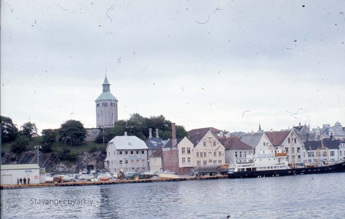Stavanger sentrum med Valbergtårnet.