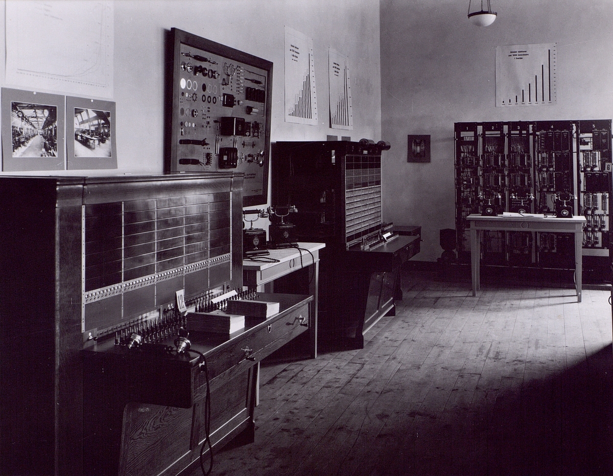 Göteborgsutställningen 1923. Western Elektrics automatiska telegrafsystem.