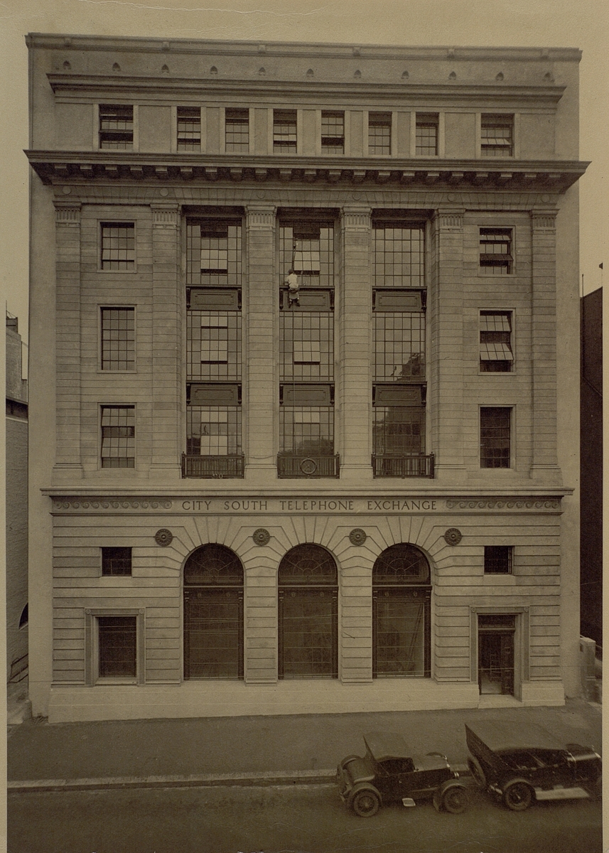 Sydney, 1925. Telefonstation. Exteriör.