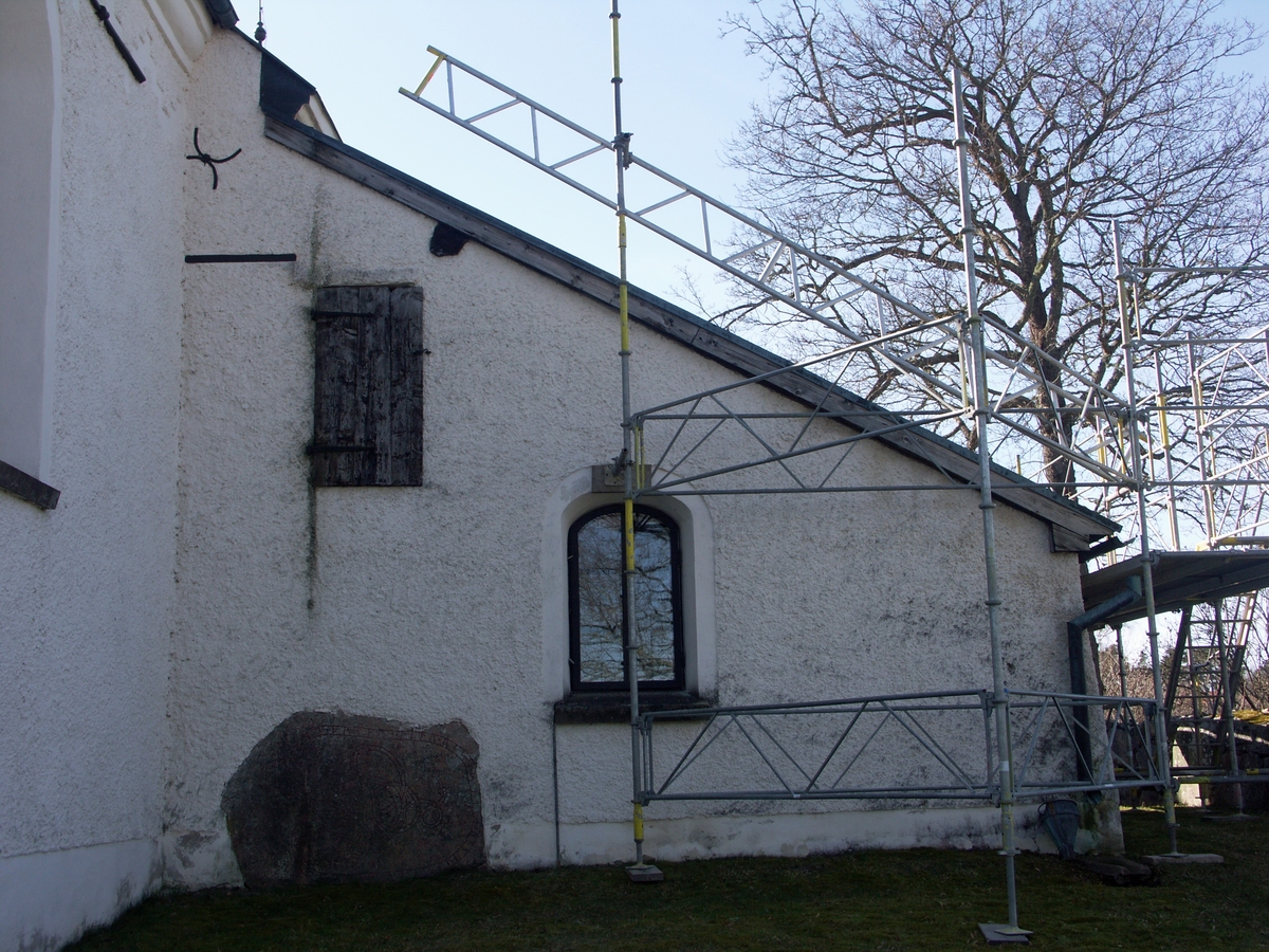 Antikvarisk kontroll, sakristians östra gavel, Dalby kyrka, Dalby socken, Uppland 2014.