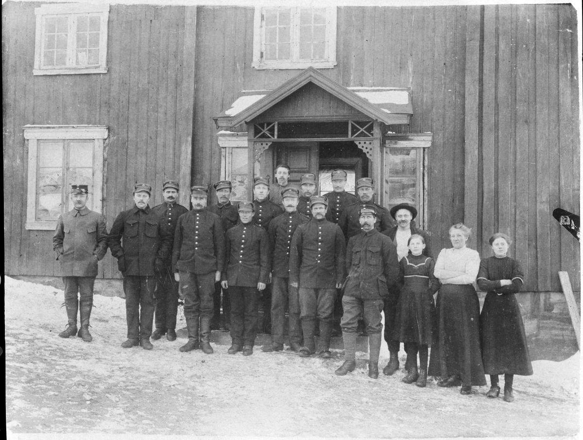 Soldater på nøytralitetsvakt i 1905, Snillfjord.