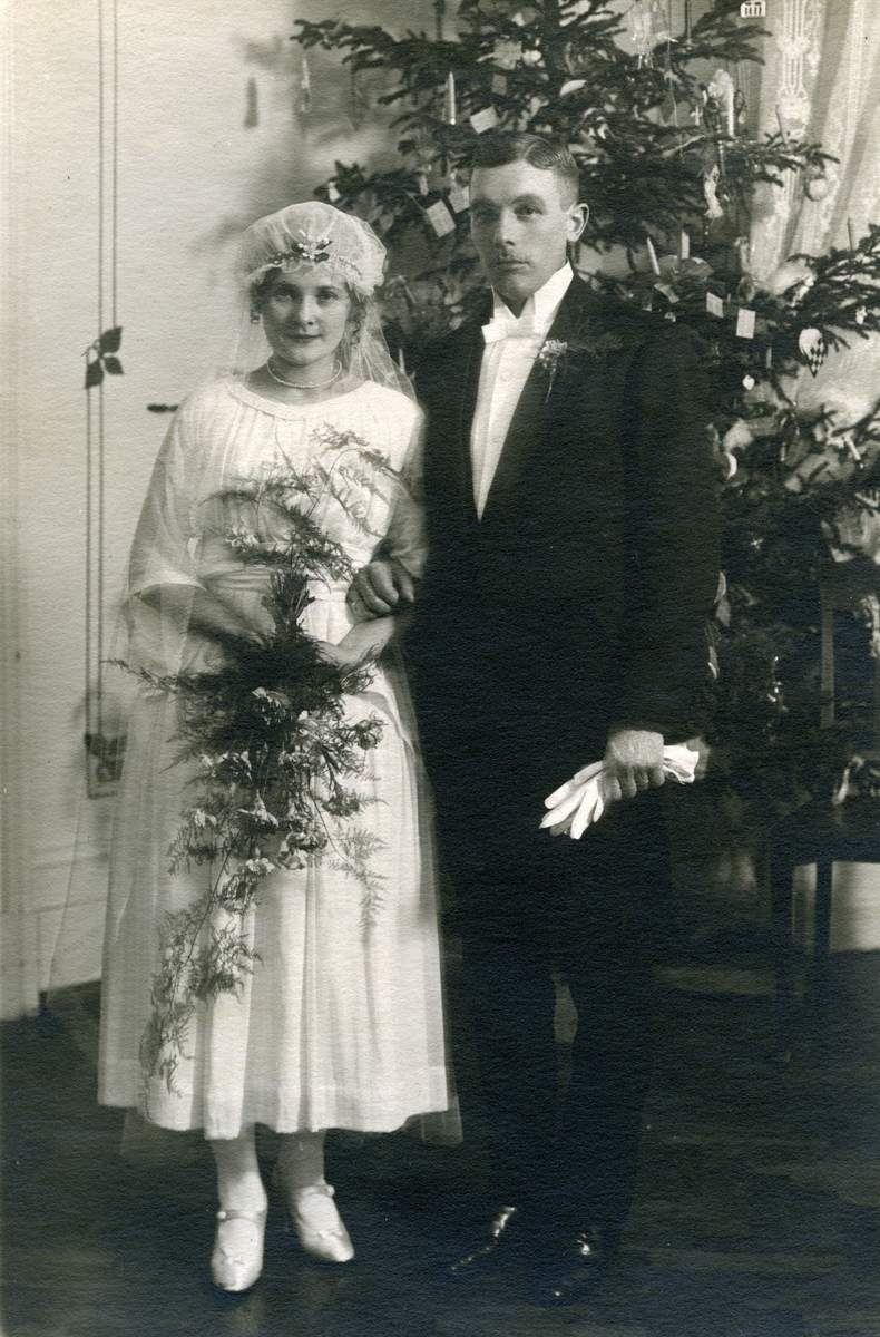 Ellen Andersson och disponent Anderssons bröllopsfoto.