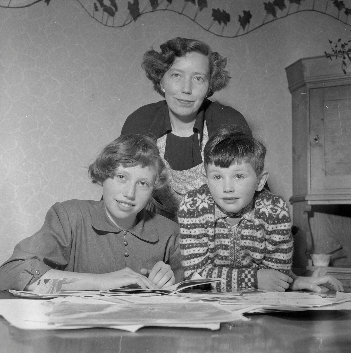 Aud Lisbeth Overby med mor Ingebjørg og lillebror Tor Eirik