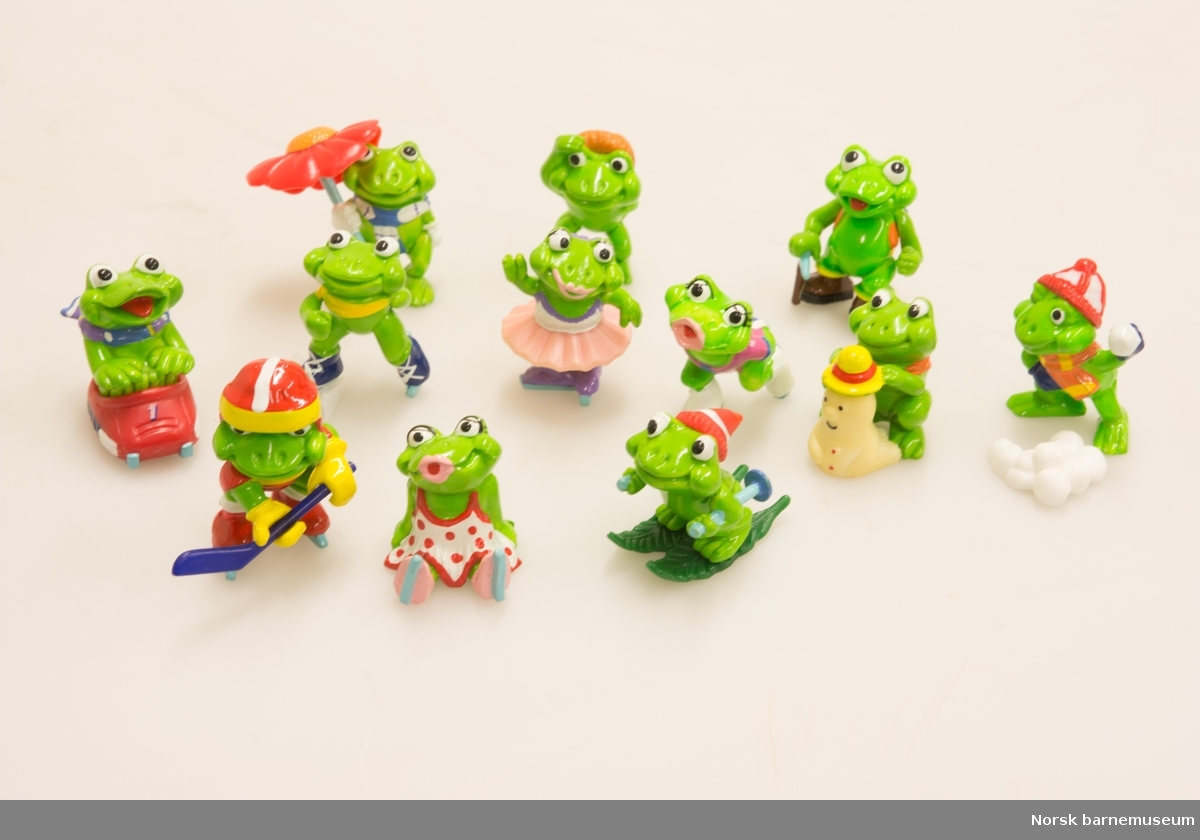 Plastfigurer fra Kinderegg: Frosker.