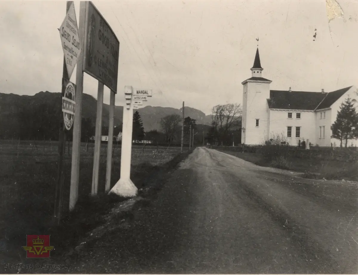 Veikryss ved Lyngdal kirke i Vest-Agder 1930-1931.