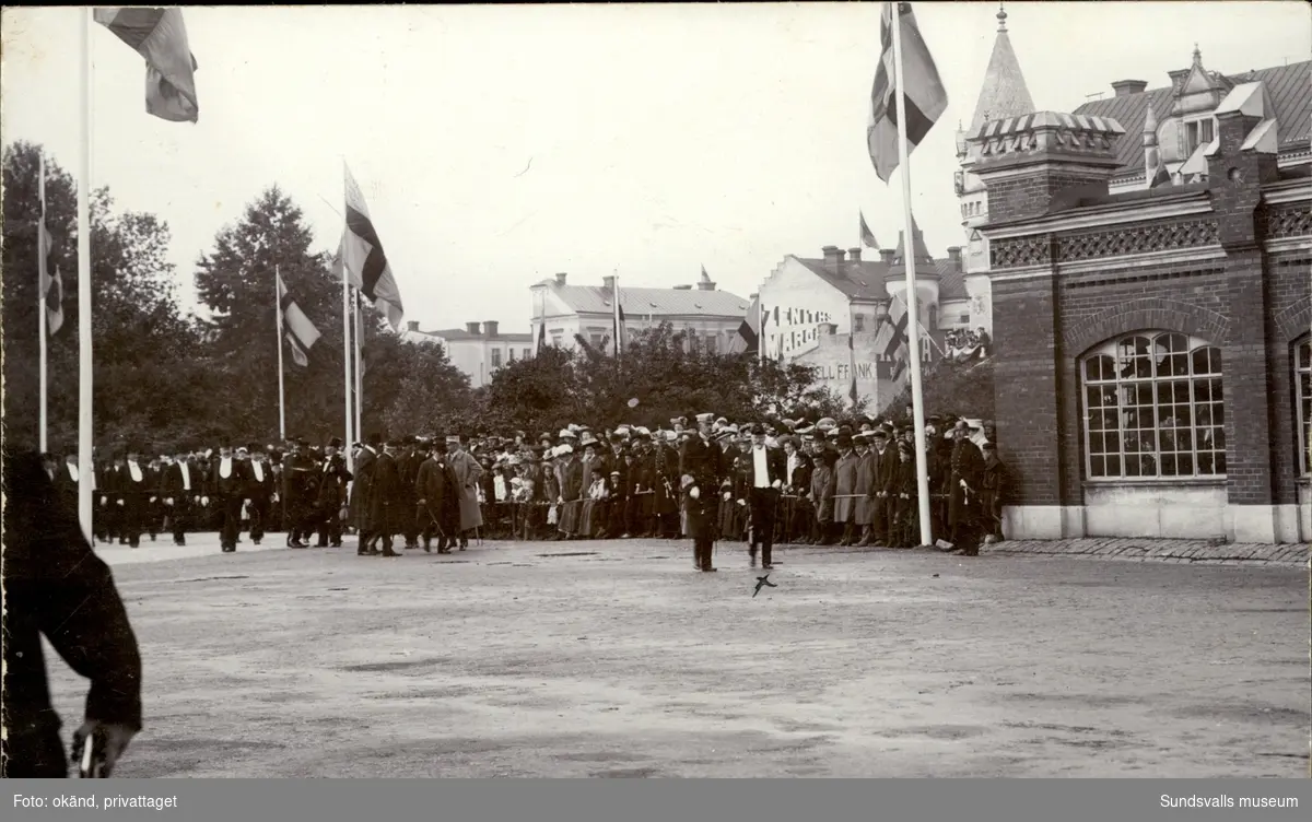 Vykort med motiv över kung Gustav V besök i Sundsvall.