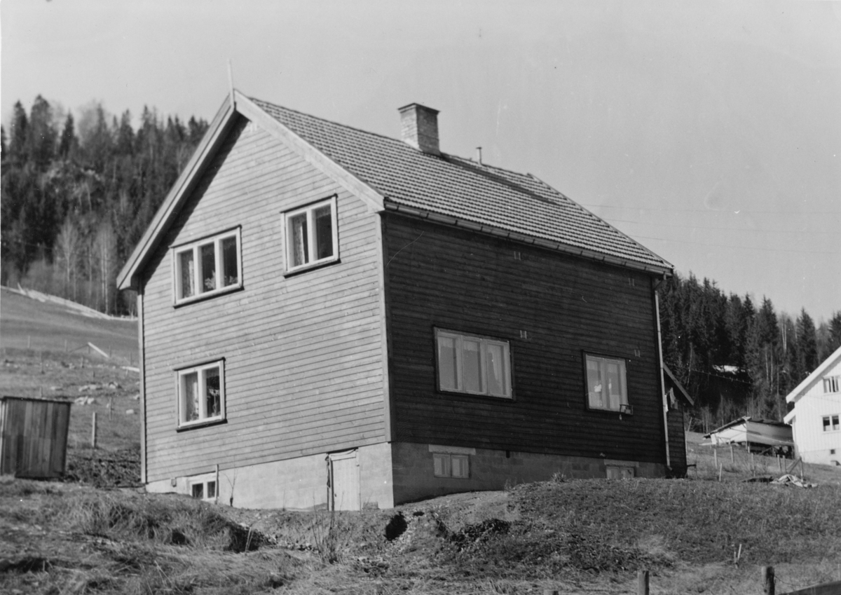 Vingromsvegen 161, Lillehammer - Erling og Jenny Bjerkes nybygde hus "Bjerkli"