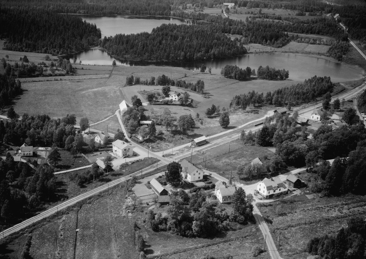 Flygfoto över Hällabäck i Gislaveds kommun, Jönköpings län. Nr: 310/1961