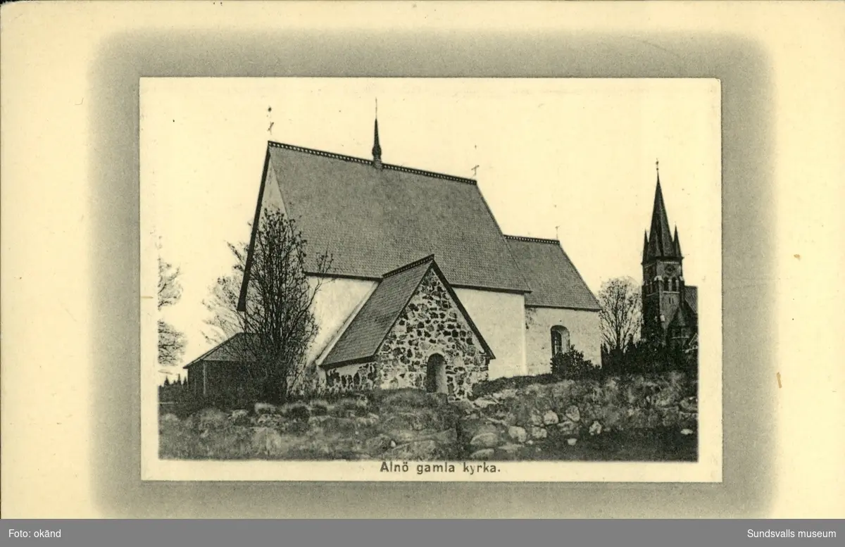 Vykort med motiv över gamla kyrkan på Alnö.