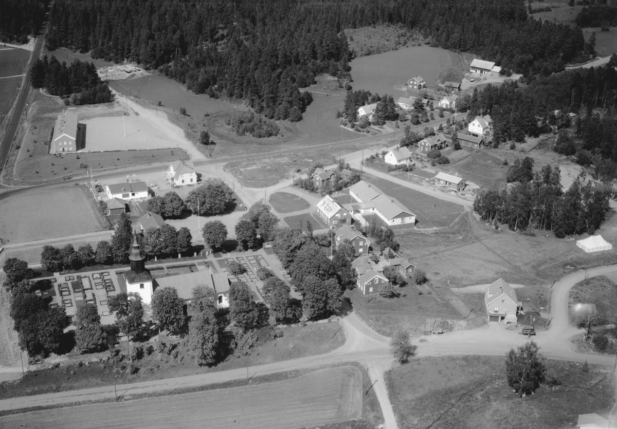 Flygfoto över Lekeryd i Jönköpings kommun. Nr 1054/1961