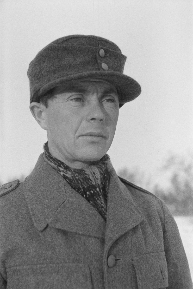 Porträttfoto av Yrjö Kurkela, finsk frivillig under finska vinterkriget. Bild från F 19, Svenska frivilligkåren i Finland, 1940.