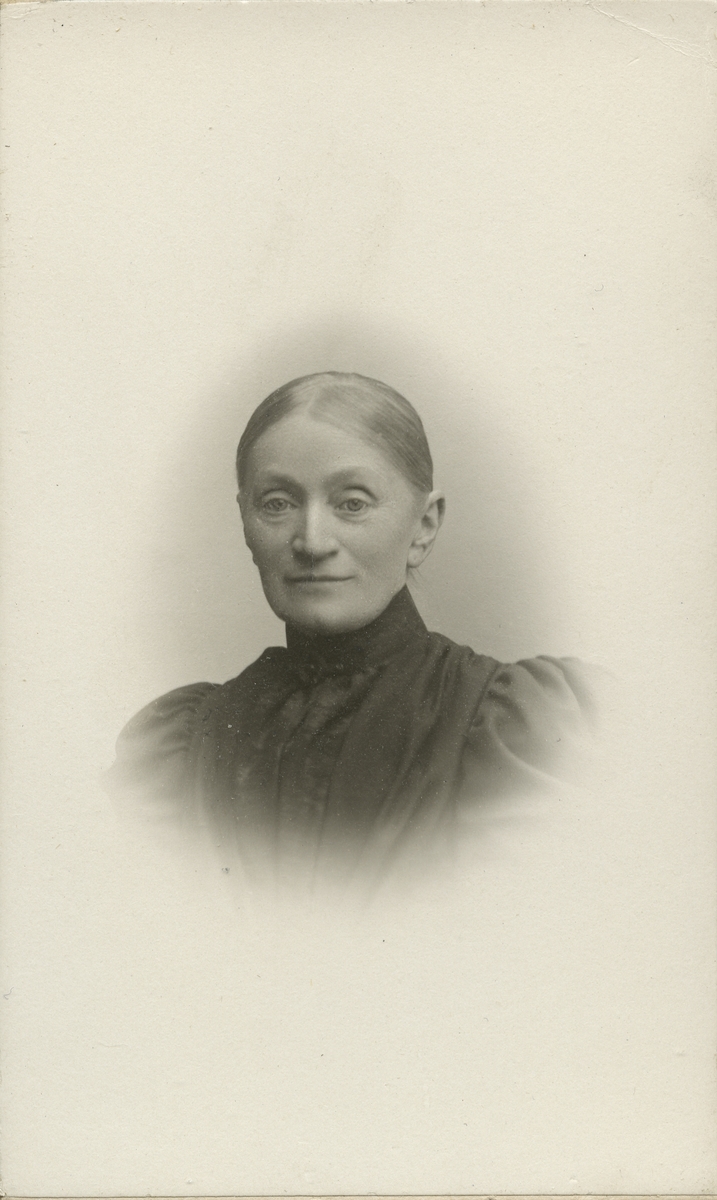 Fru Julia Wännerdahl f. Poepke.