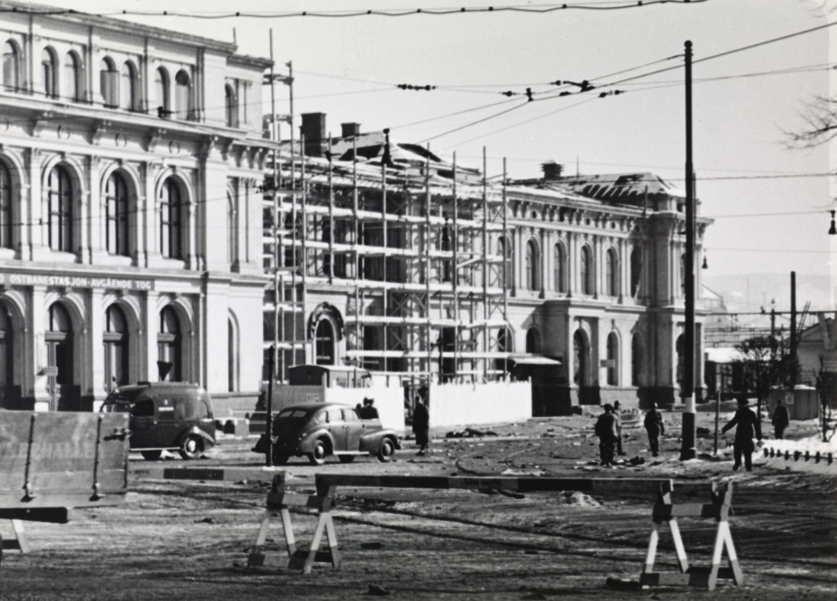 Reparasjon av Oslo Østbanestasjon etter sabotasjeaksjonen 2. februar 1942