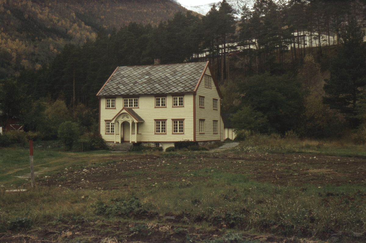 Dokumentasjonsbilde av et eldre hus i Valldal, Norddal.
