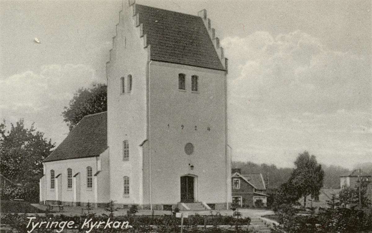 Text i fotoalbum: "Beredskapstjänst april-okt 1940 vid Fältpost. Tyringe kyrkan".