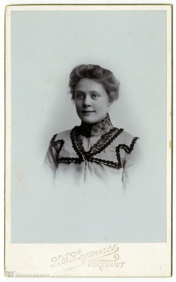 Anna S Østigård (27.12.1887-13.07.1941) gift med Knut Finnset.