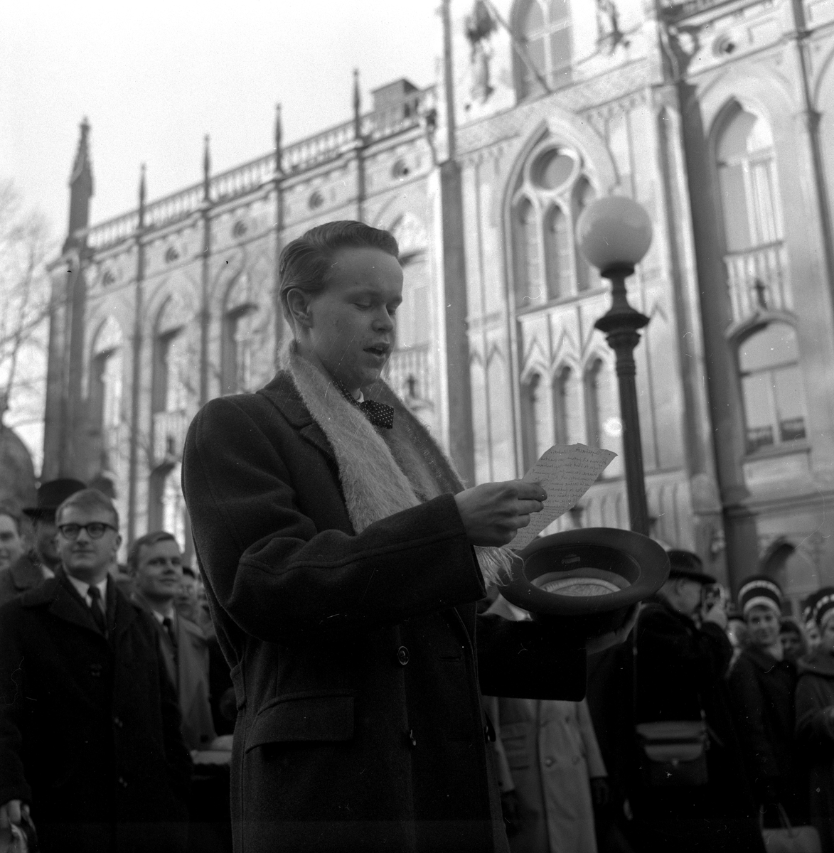 Studentspex vid Engelbrekt på Stortorget.
9 mars 1959.
