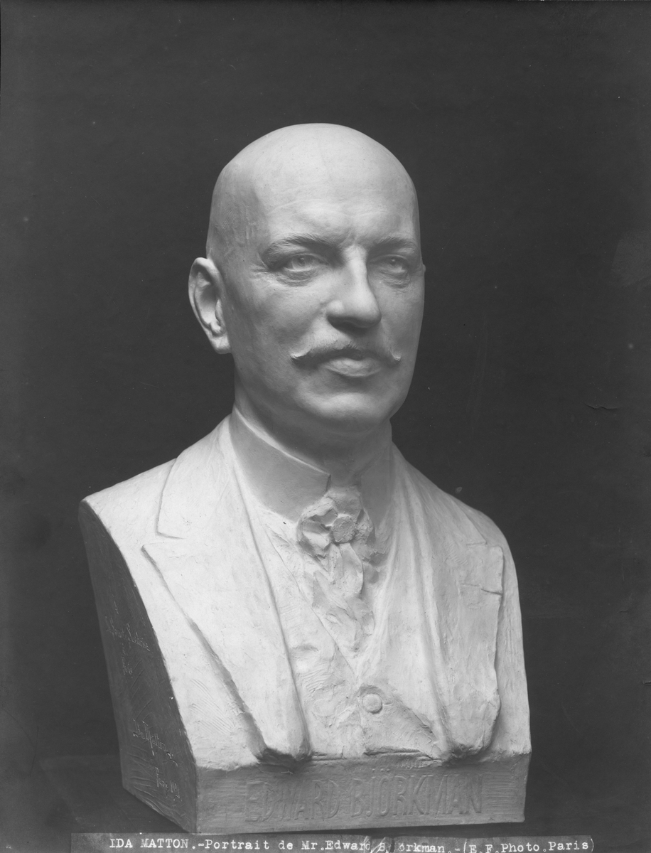 Skulptur av Ida Matton. Edward Björkman, porträtt.
