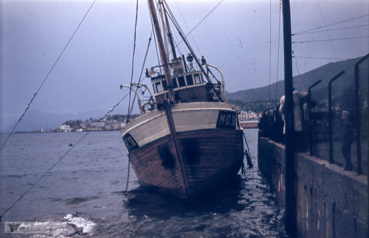 Mkr «Marøysund» M-10-SØ ( Sandøy ).Trebåt bygd 1950. 72,2 x 20,7 x 9,6 fot..85 brt. 25 nrt. Brunvoll 130 hk.
