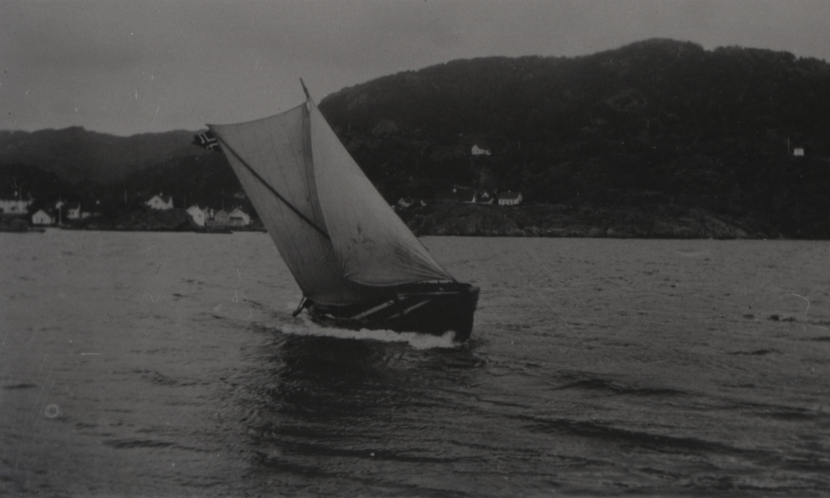 Flekkefjordbåten, - opphavet til Listerbåten. Hidra