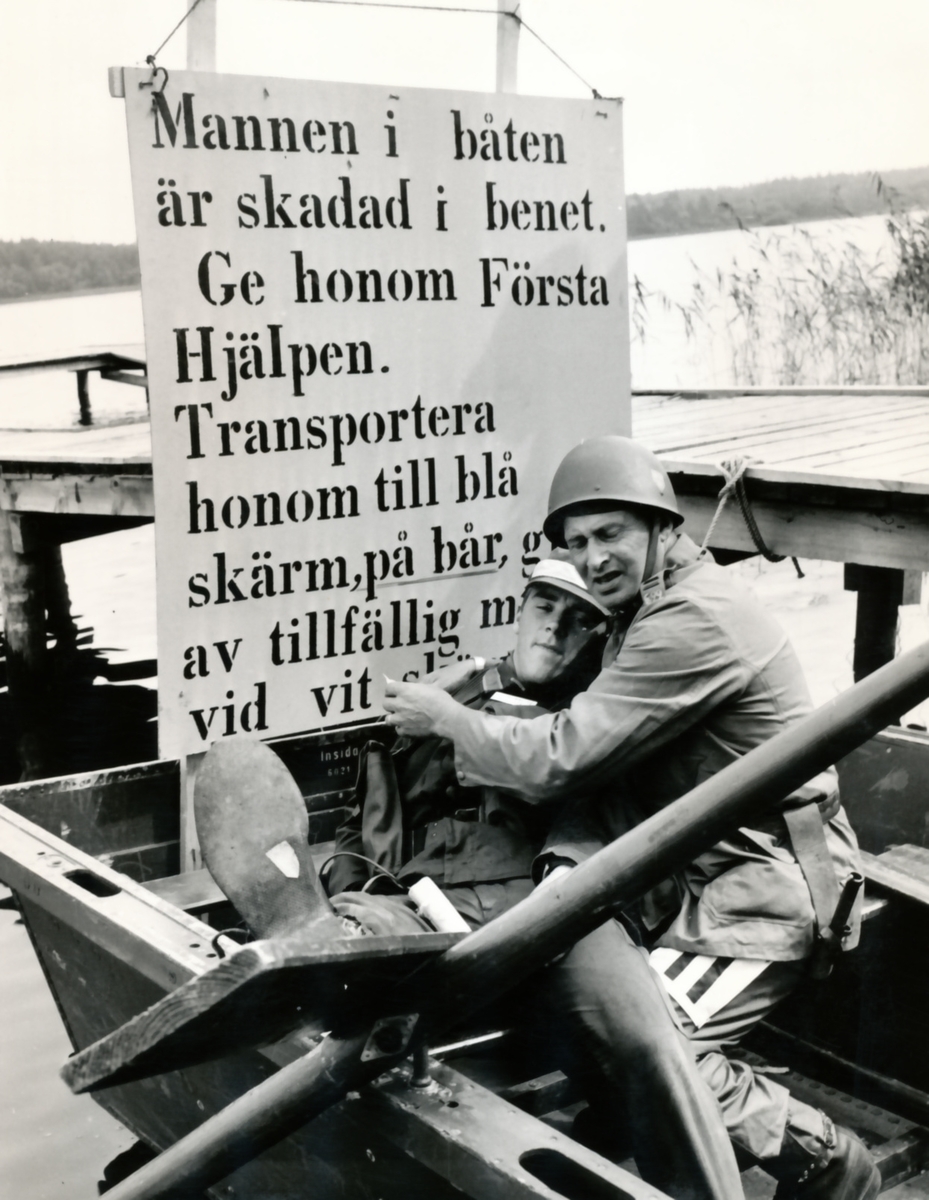 Rikshemvärnstävlingen 1967, sid 29

Bild 1. Sårskademarkör. Foto: Evert Wahlberg

Bild 2. Lag 11 Ström, Fo 22.