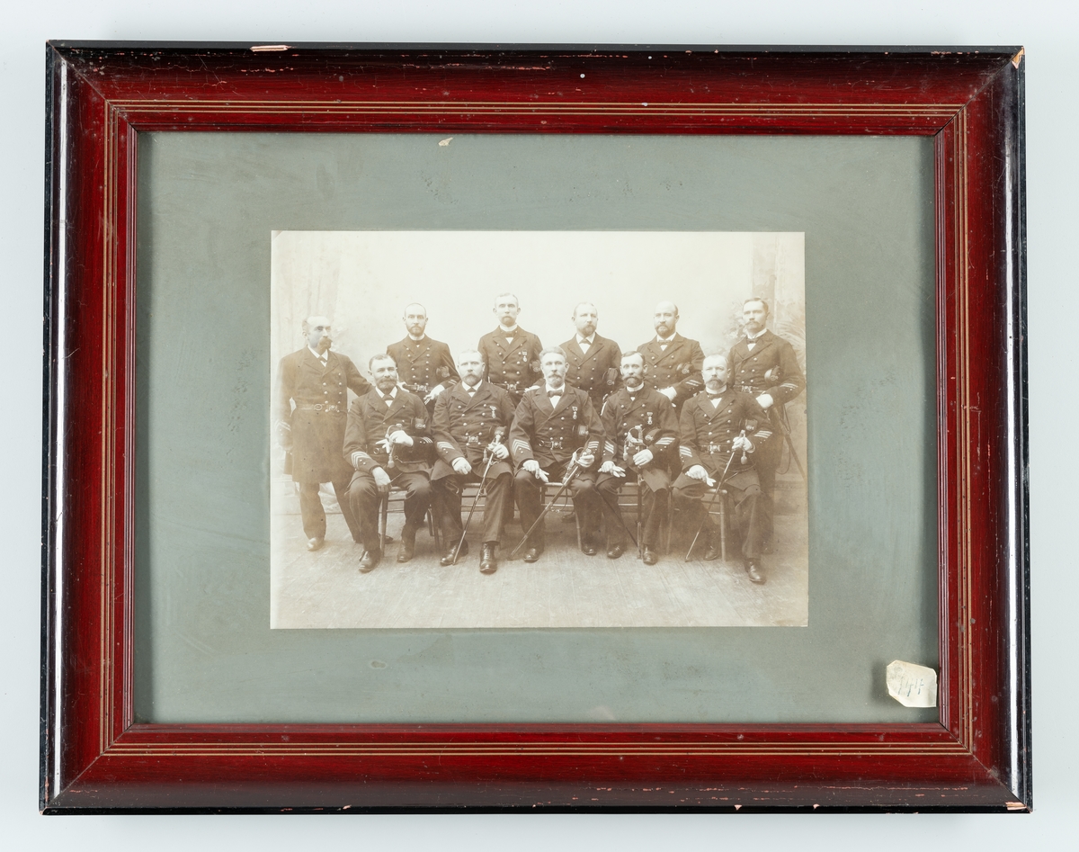 Bilden visar Flottans minör-underofficerare i Karlskrona vid sekelskiftet 1900