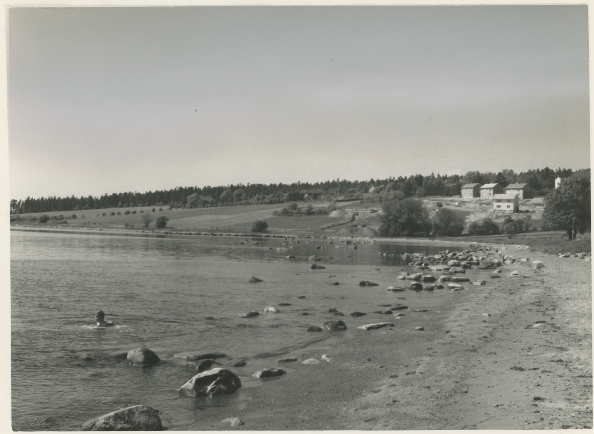 Vårlistranda, ca. 1950, før utbyggingen på Framnes.
Bilde publisert i "Moss som den var" (Jørgen Herman Vogt, 1970), s. 242.