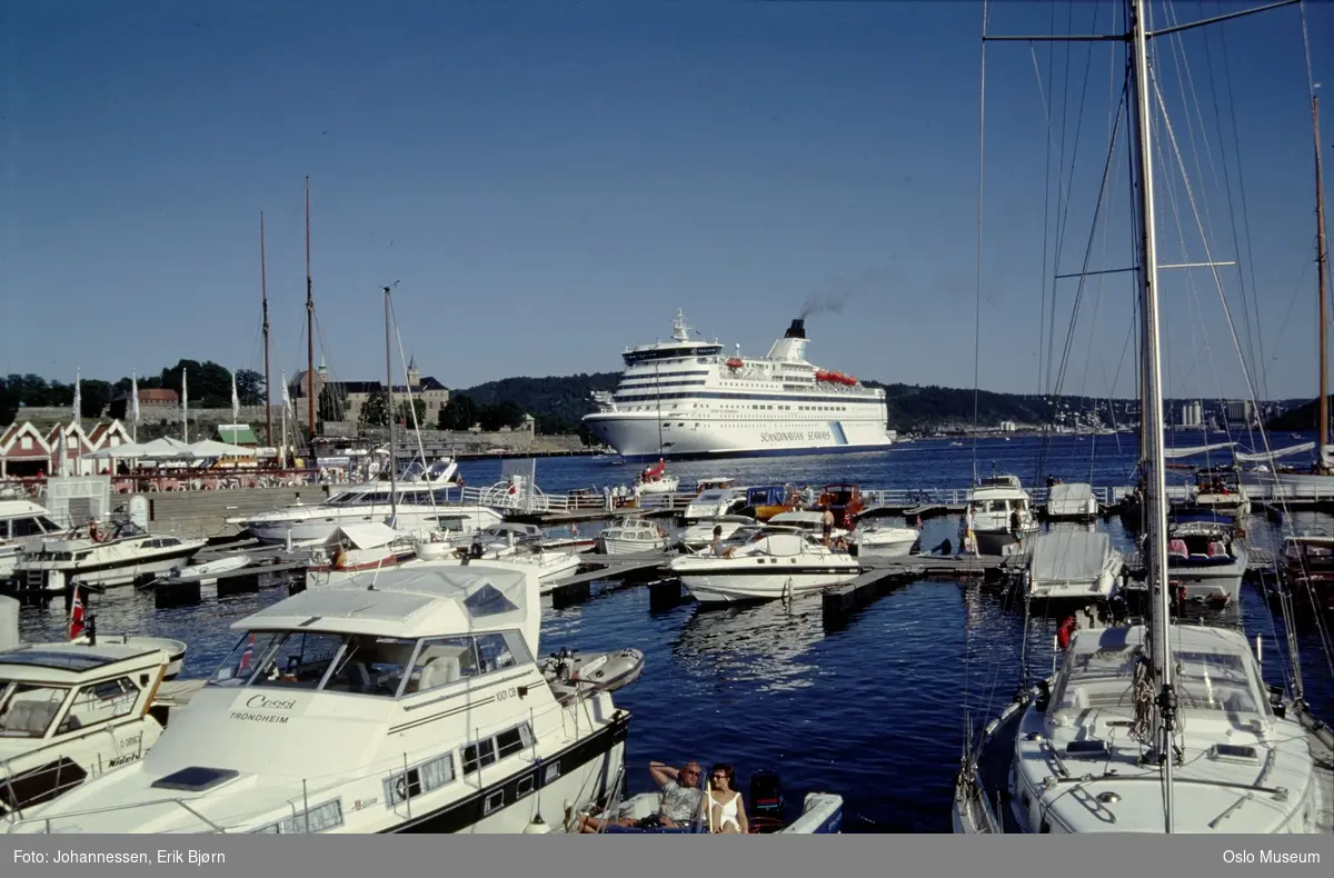 Herbern Marina, småbåthvn, motorbåter, seilbåter, DFDS Crown of Scandinavia, danskebåt, Akershus festning