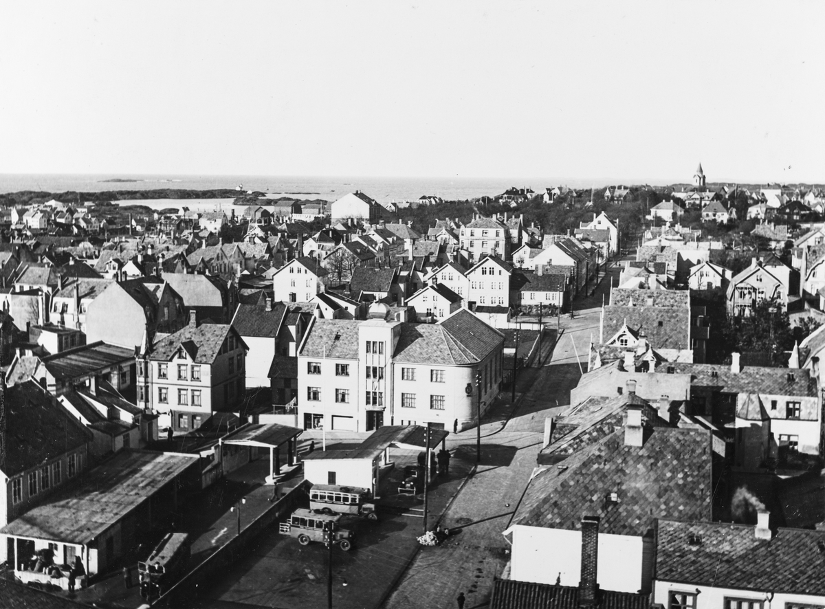 Parti fra byen sett mot nordvest fra tårnet på Vår Frelsers Kirke, 1933.