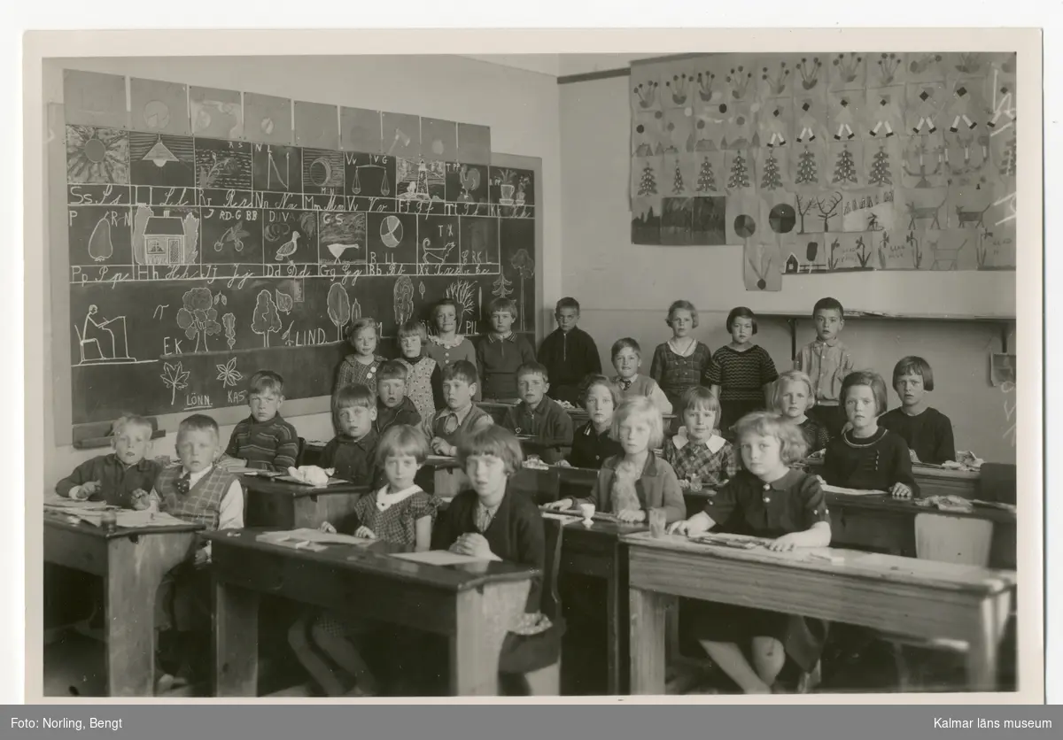 Klassfoto.  Maria Sivgårds elever 9/5 1936.
