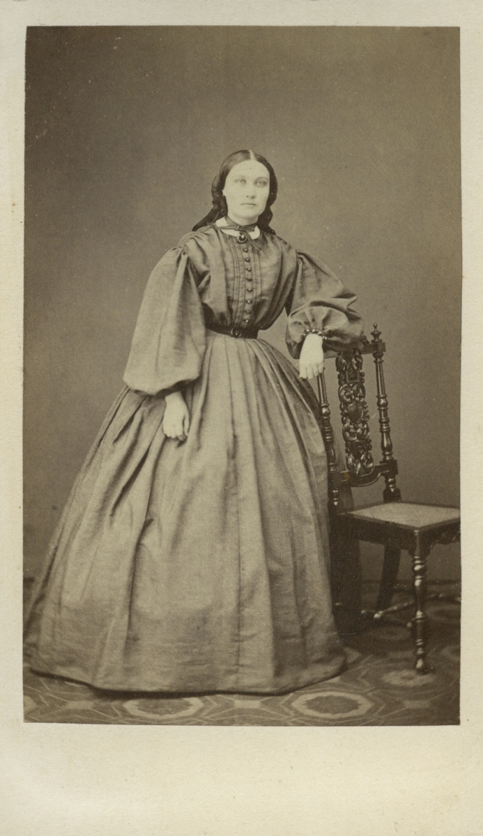 Fröken Cathrin-Marie Zanow. År 1864.