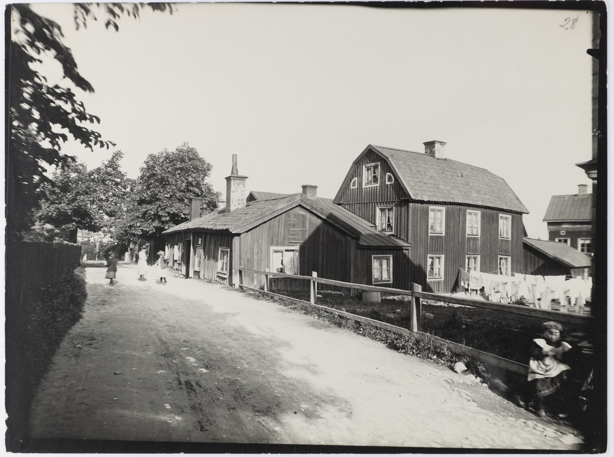 Rackaregränd, här bodde stadens skarprättare på 1700-talet. Janpersastan, uppkallat efter en lantbrukare i Rinkaby. Huset revs 1918.
