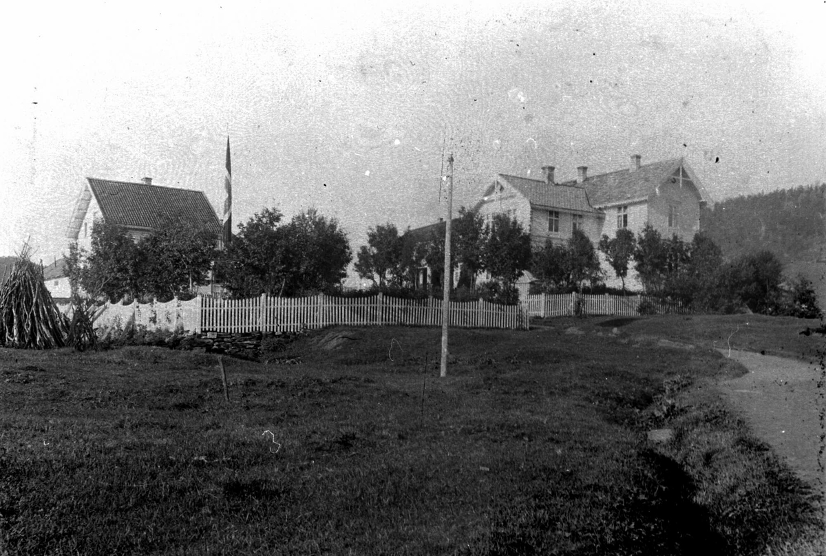 Oversiktsbilde av Kaarbøgården tatt 1901.