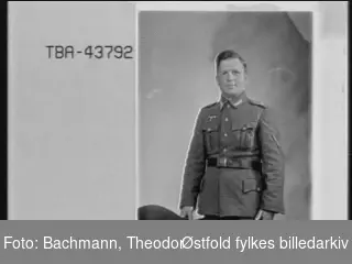 Portrett av tysk soldat i uniform,  Bernhardt Prauschke.