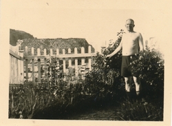 Tyske soldat i sin hage i Namsos