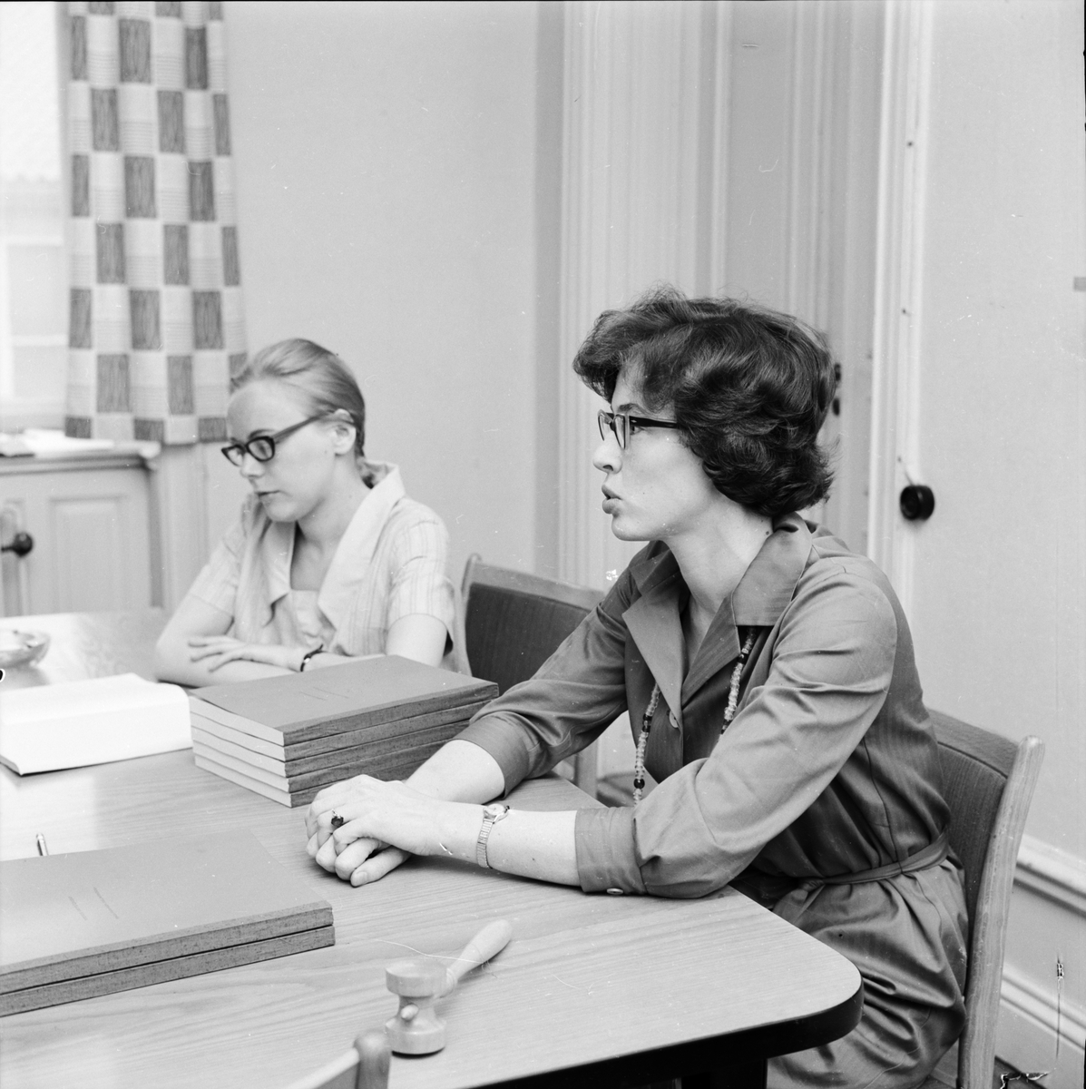 Studentkåren - socialombud Anna-Greta Leijon och ordförande i sociala utskottet Birgitta Kettner (Dahl), Uppsala 1964