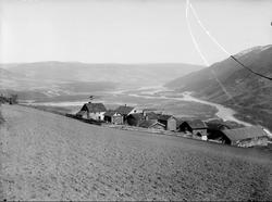 Kort: S. Fron. 29/5. 1904. Steberg gård og Sanat. Elv, fjell