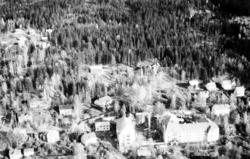 Flyfoto, Lillehammer, Fylkessykehuset, fasaden, i forgrunnen