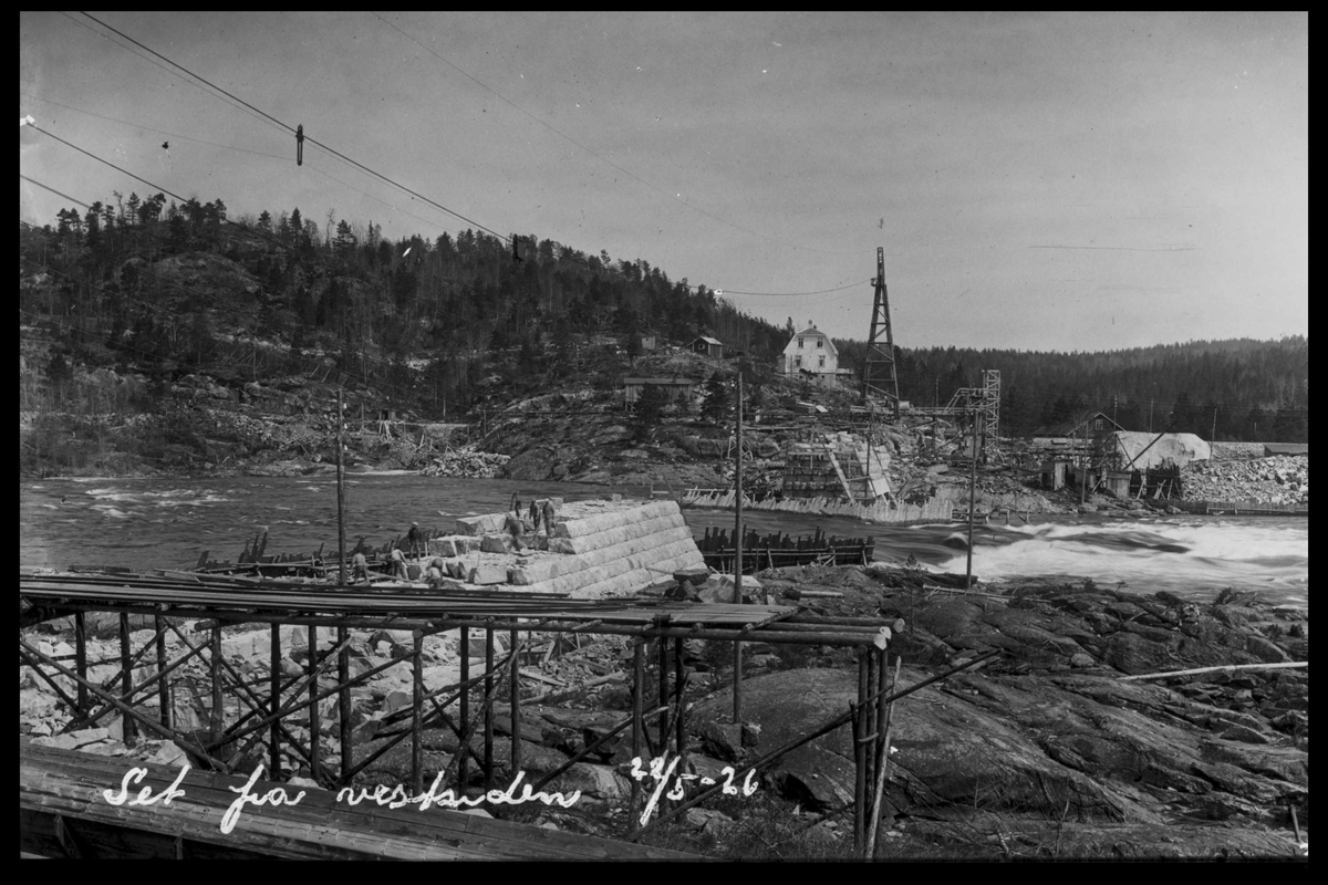 Arendal Fossekompani i begynnelsen av 1900-tallet
CD merket 0468, Bilde: 68
Sted: Flaten
Beskrivelse: Damanlegget sett fra vestsiden