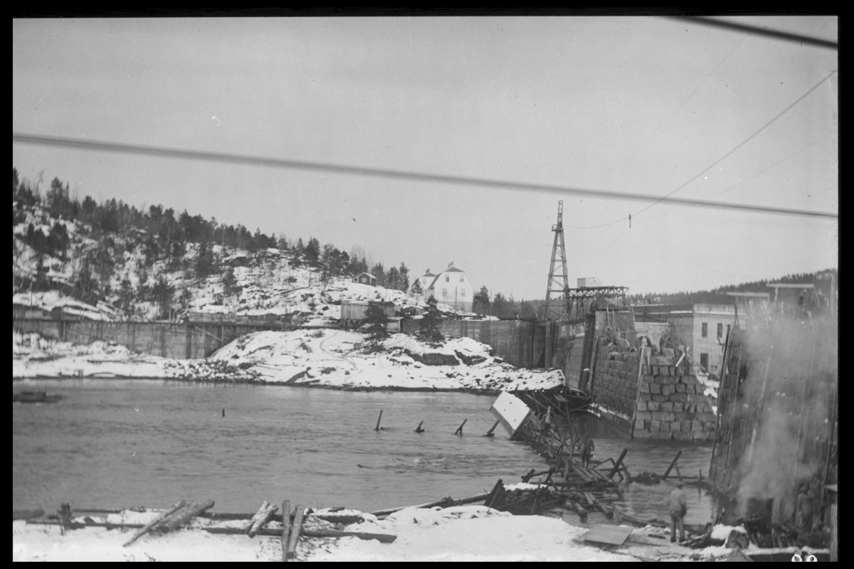 Arendal Fossekompani i begynnelsen av 1900-tallet
CD merket 0565, Bilde: 16
Sted: Flaten
Beskrivelse: Dammen sett fra nord-vest