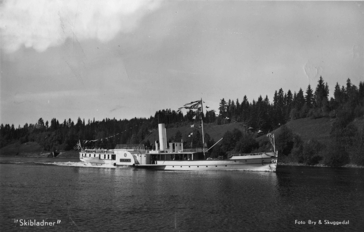 Skibladner. Etter utseendet er bildet sannsynligvis tatt i perioden 1938 til 1967.