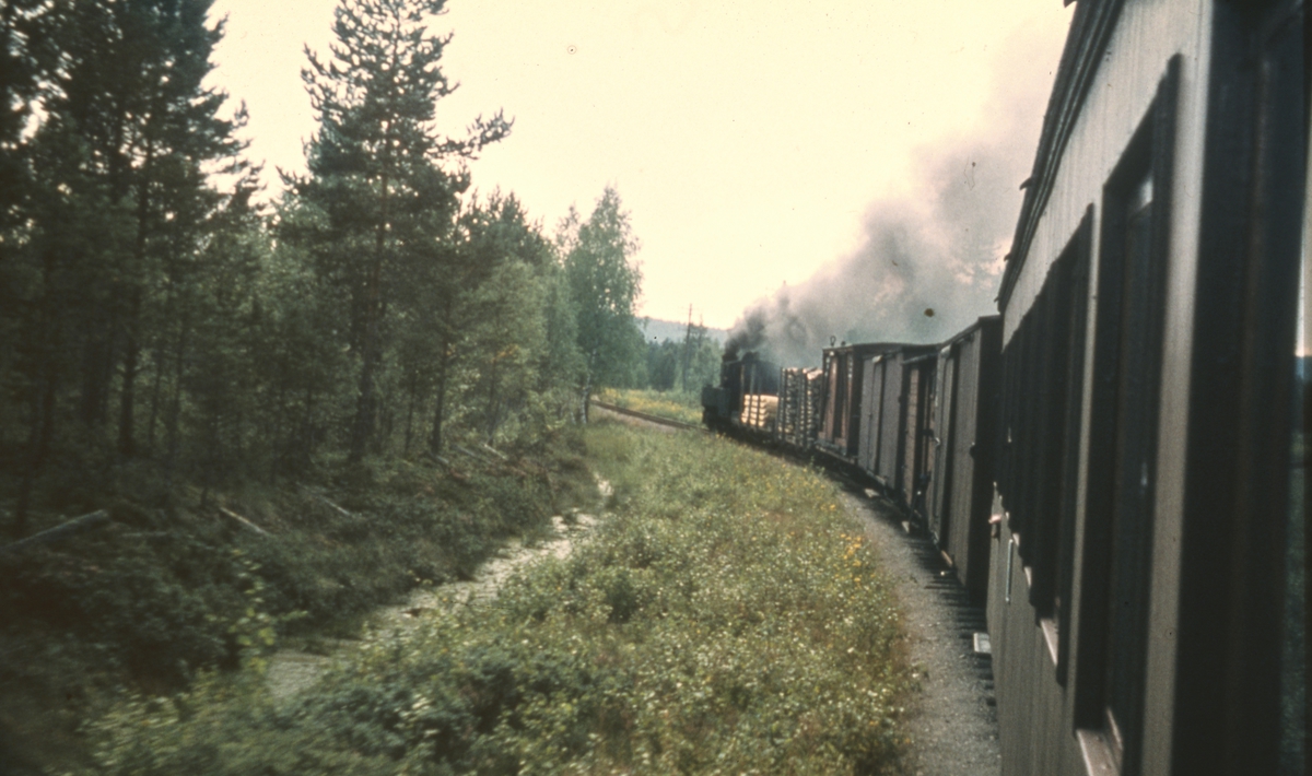 Underveis med tog 2058 mellom Skulerud og Hemnes