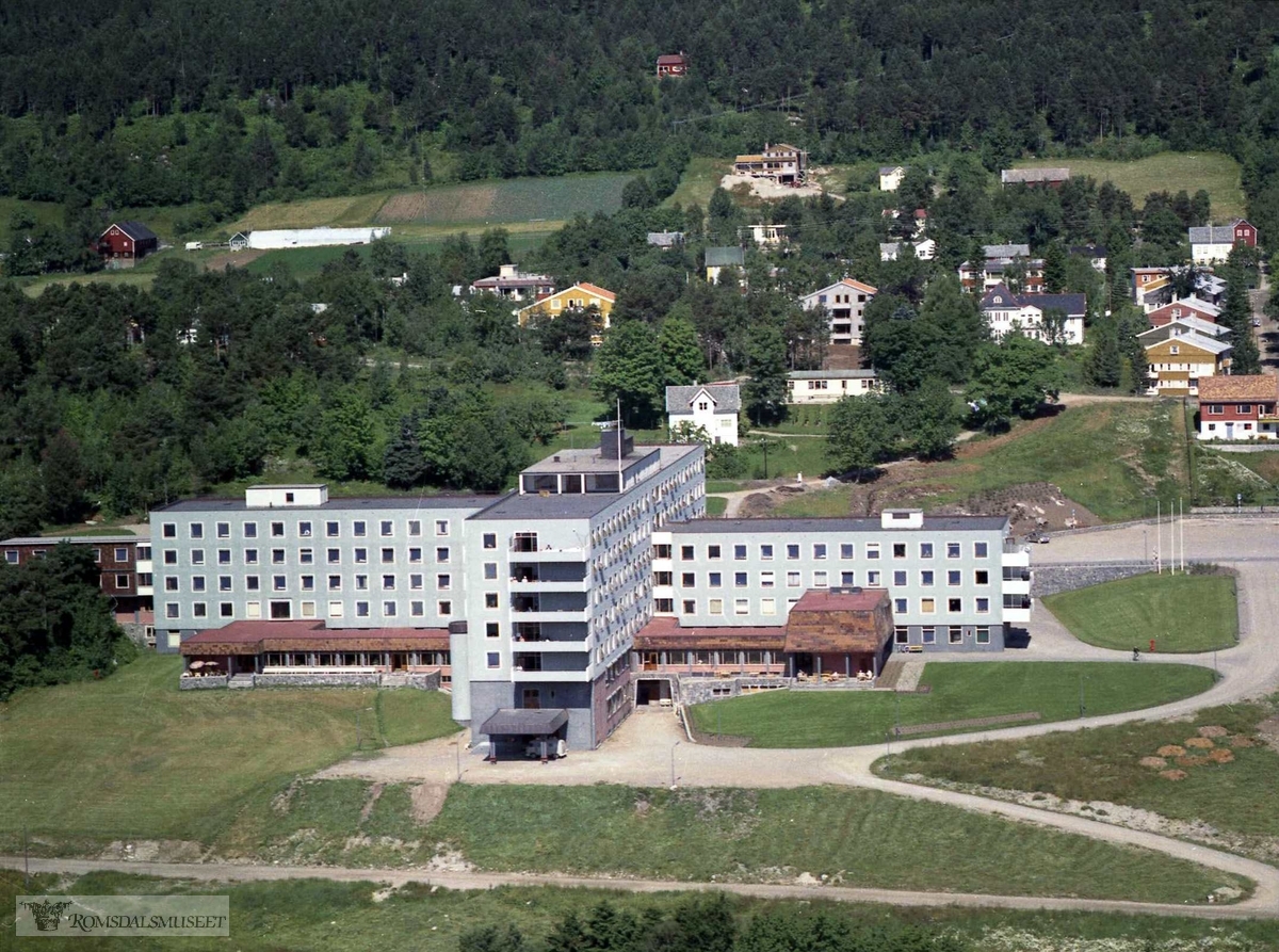 Fylkessjukehuset i Molde (fra 1960).Sykehuset. Christie, Inga - Skaldebø, Ingolf. Motzfeldt, K.P.