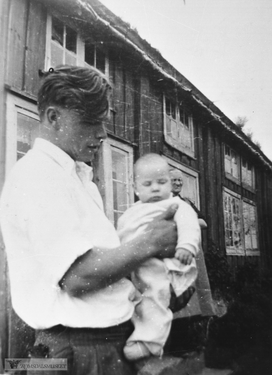 Olav Oterhals med Åshil 1941