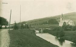 Bruneset på Stubøen til venstre.